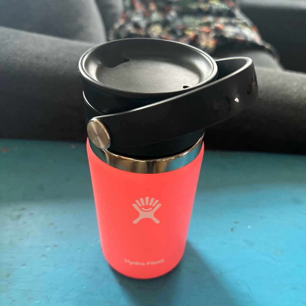 12oz hydroflask hot or cold w/ handle.